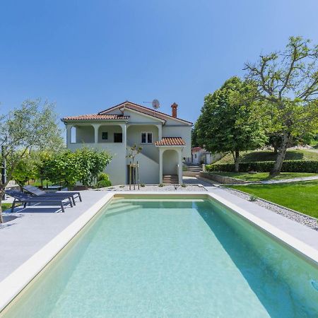 Holiday Home Carlo - Ipc102 By Interhome Pićan Buitenkant foto